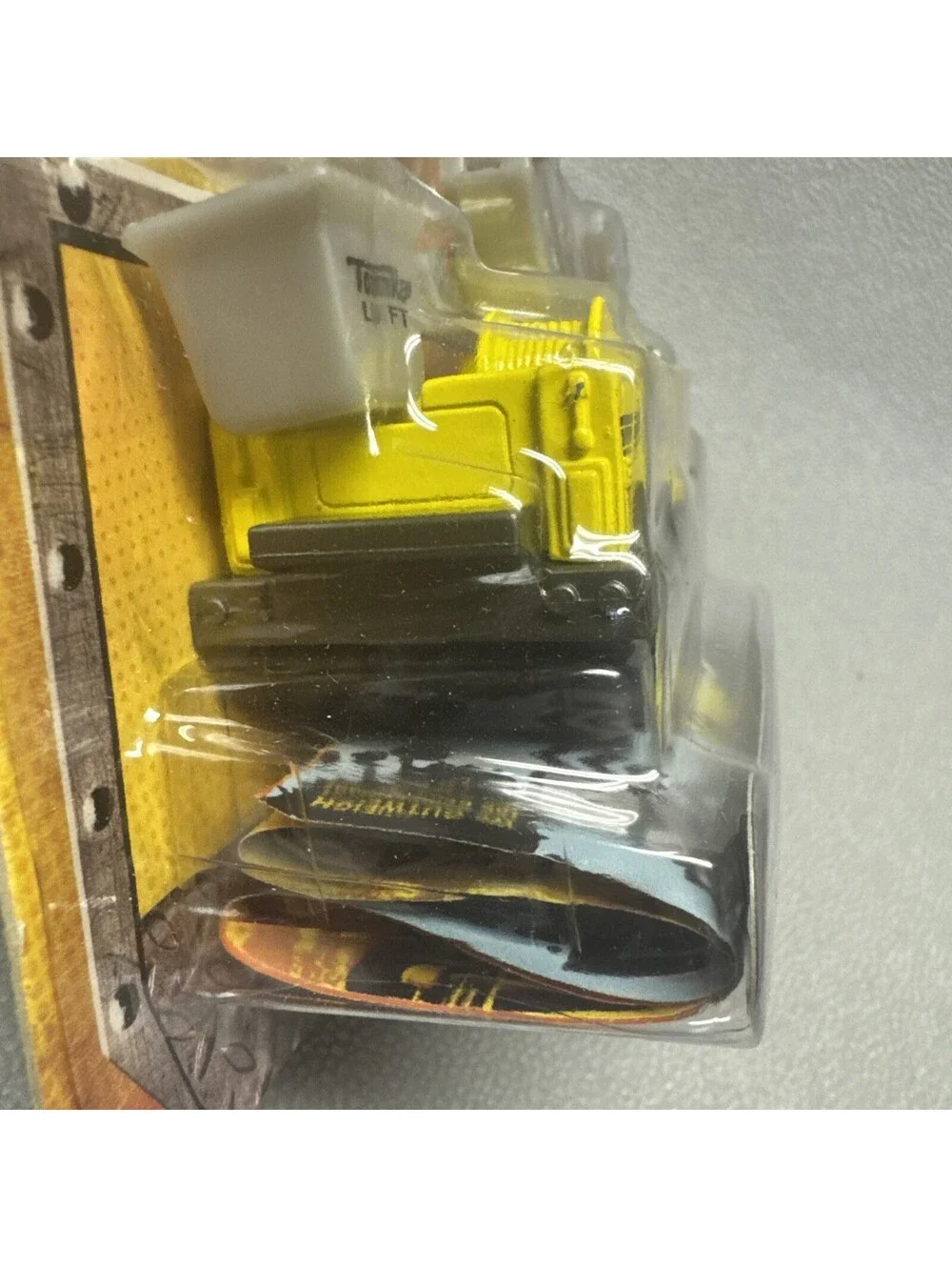 Tonka Metal Cherry Picker Bucket Truck City Defenders 1:64 Yellow 2014